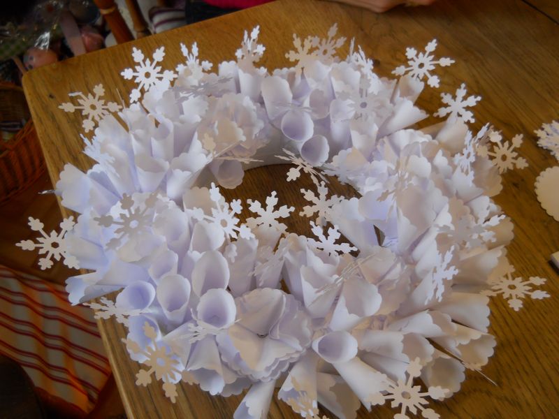 White wreaths 008